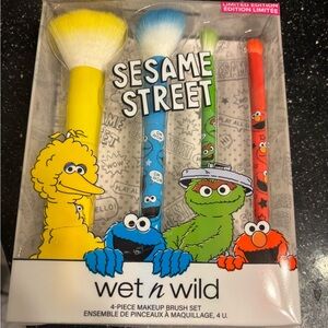 Wet n Wild Sesame Street 4-Piece Makeup Brush Set